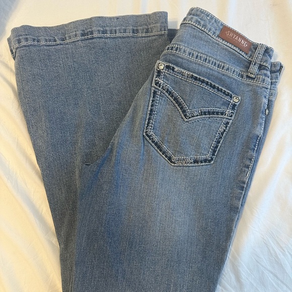 Shyanne Jeans - Picture 1 of 3